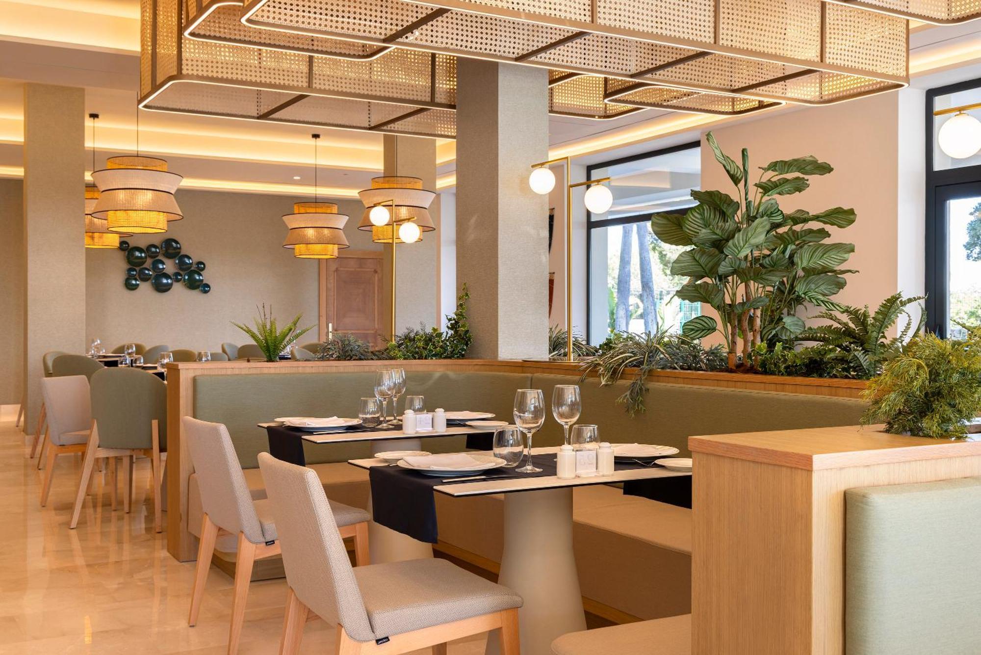 Hipotels Barrosa Palace & Spa 치클라나 데 라 프론테라 외부 사진 Restaurant interior
