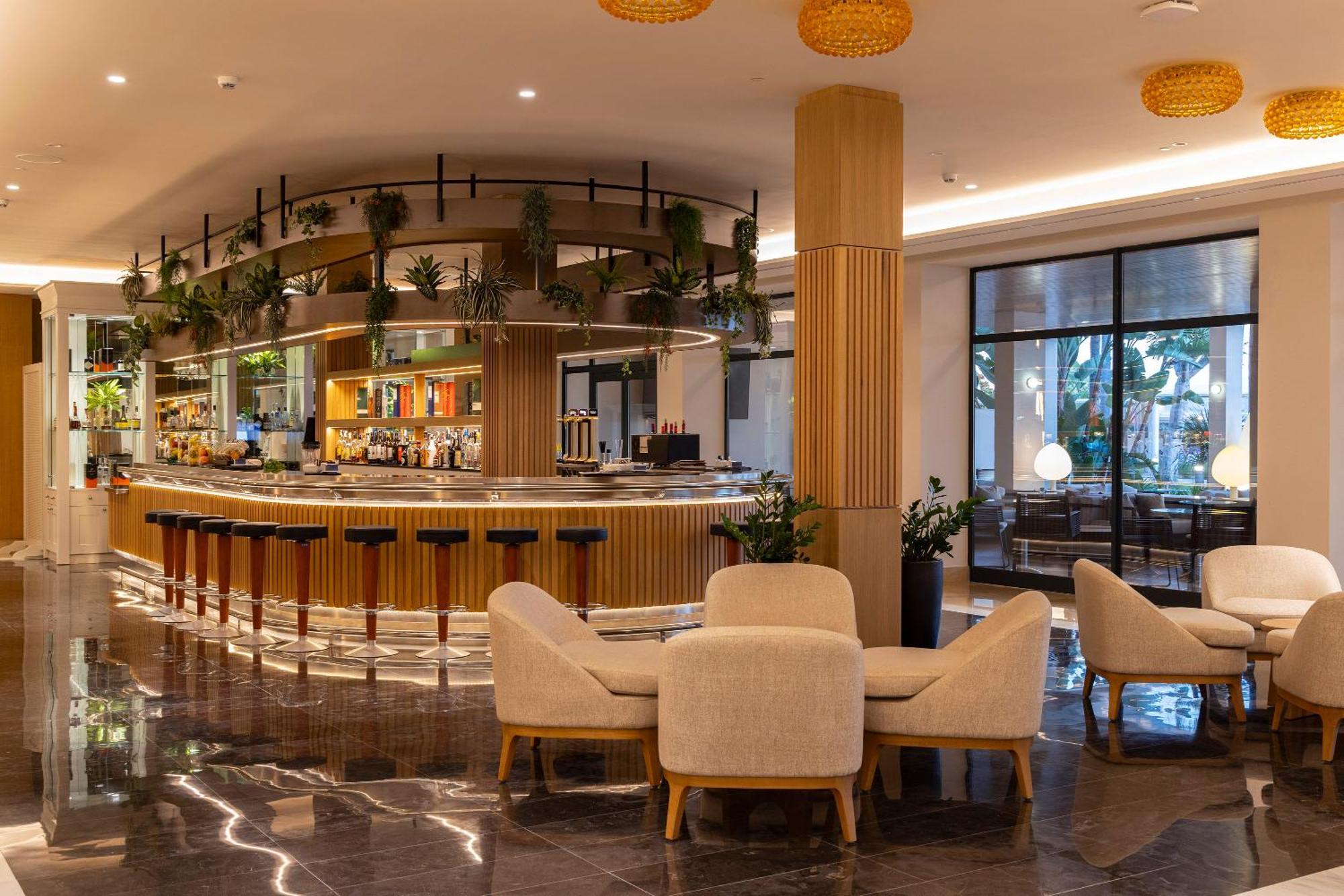 Hipotels Barrosa Palace & Spa 치클라나 데 라 프론테라 외부 사진 The bar at the hotel